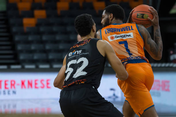 并在巴黎圣 并在巴黎圣